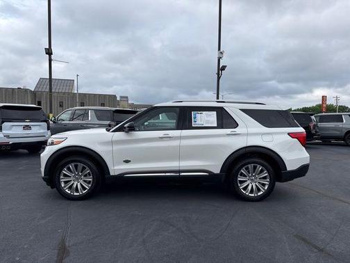 Star White Metallic Tri-Coat 2022 Ford Explorer King Ranch