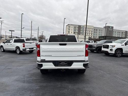 2021 Chevrolet Silverado 1500 Custom