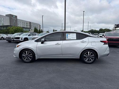 Brilliant Silver Metallic 2020 Nissan Versa 1.6 SV