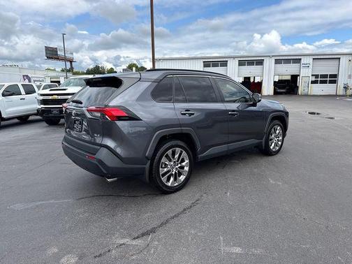 Magnetic Gray Metallic 2019 Toyota RAV4 XLE Premium