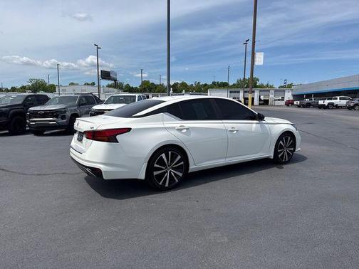 Pearl White Tricoat 2020 Nissan Altima SR FWD