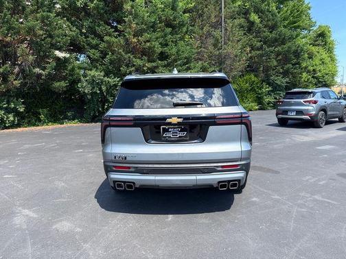 Sterling Gray Metallic 2025 Chevrolet Traverse LT
