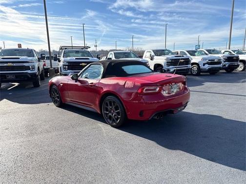 2018 FIAT 124 Spider Base