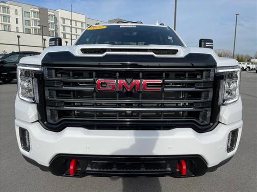 Summit White 2022 GMC Sierra 2500 AT4