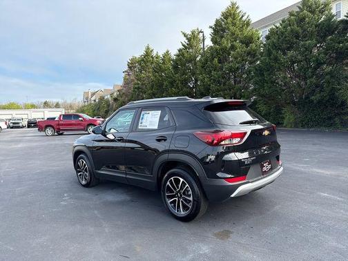 Mosaic Black Metallic 2025 Chevrolet Trailblazer LT