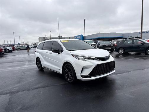 2021 Toyota Sienna XSE 7 Passenger
