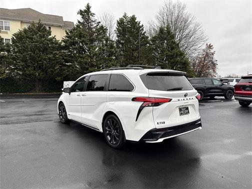2021 Toyota Sienna XSE 7 Passenger