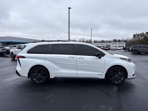 2021 Toyota Sienna XSE 7 Passenger