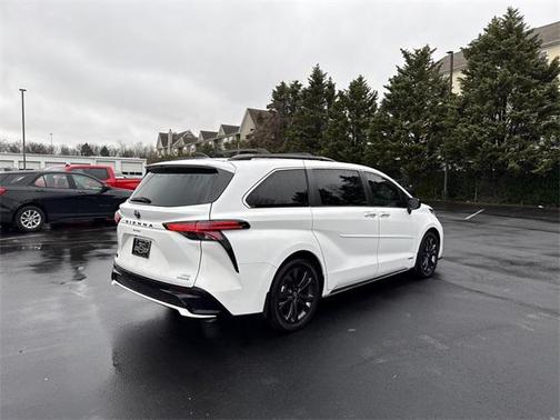 2021 Toyota Sienna XSE 7 Passenger