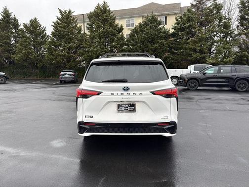 2021 Toyota Sienna XSE 7 Passenger