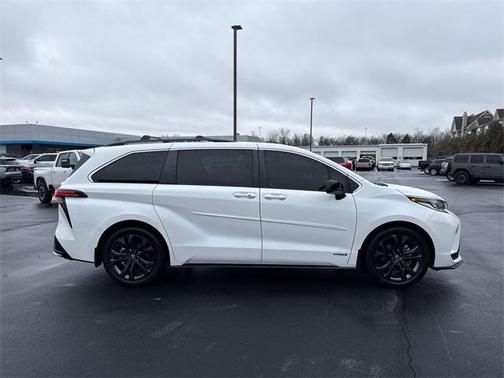 2021 Toyota Sienna XSE 7 Passenger