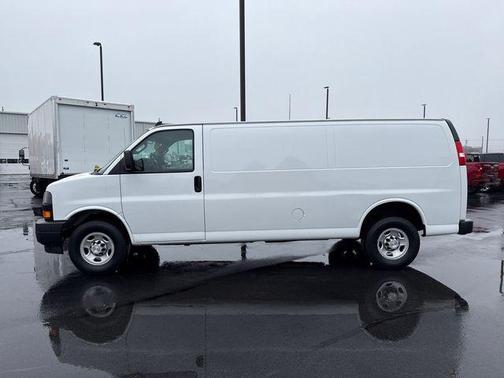 2022 Chevrolet Express 2500 2500