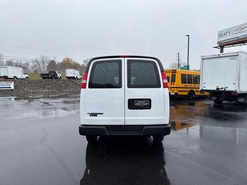 2022 Chevrolet Express 2500 2500