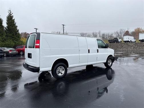 2022 Chevrolet Express 2500 2500