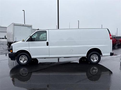 2022 Chevrolet Express 2500 2500