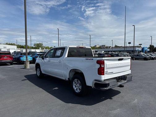 Summit White 2025 Chevrolet Silverado 1500 LT