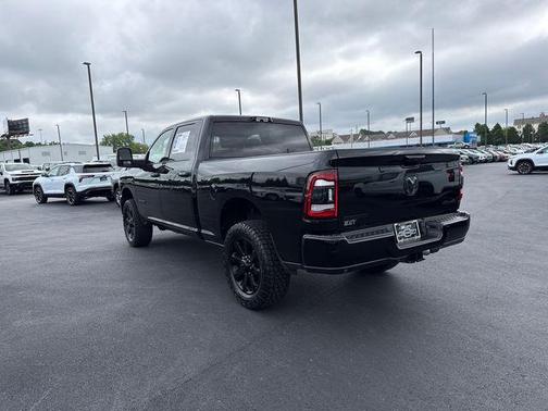 Diamond Black Crystal Pearlcoat 2024 RAM 2500 Big Horn Crew Cab 4x4 6'4' Box