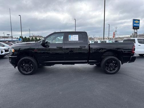 Diamond Black Crystal Pearlcoat 2024 RAM 2500 Big Horn Crew Cab 4x4 6'4' Box