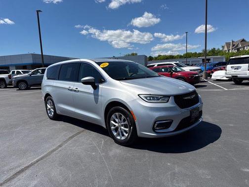 Silver Mist Clearcoat 2023 Chrysler Pacifica Touring L