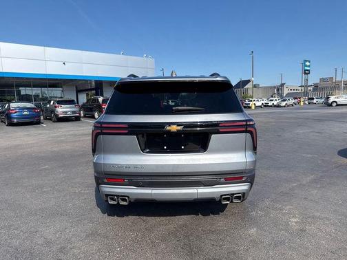 Sterling Gray Metallic 2025 Chevrolet Traverse LT