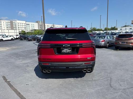 Radiant Red Tintcoat 2025 Chevrolet Traverse LT