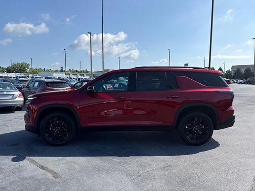 Radiant Red Tintcoat 2025 Chevrolet Traverse LT