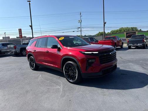 Radiant Red Tintcoat 2025 Chevrolet Traverse LT