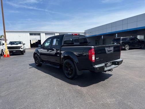 Magnetic Black Pearl 2019 Nissan Frontier SV