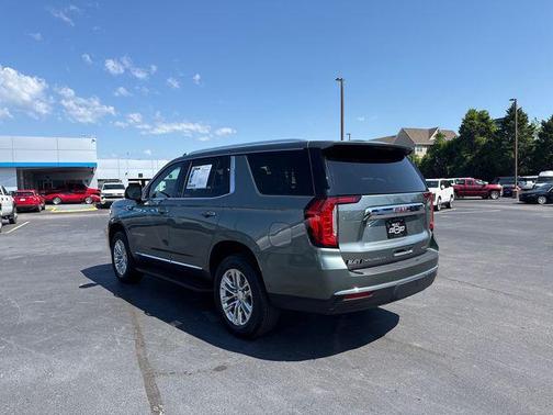 Frosted Pine Metallic 2023 GMC Yukon SLT