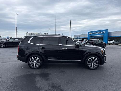 Ebony Black 2022 Kia Telluride S