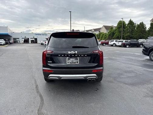 Ebony Black 2022 Kia Telluride S