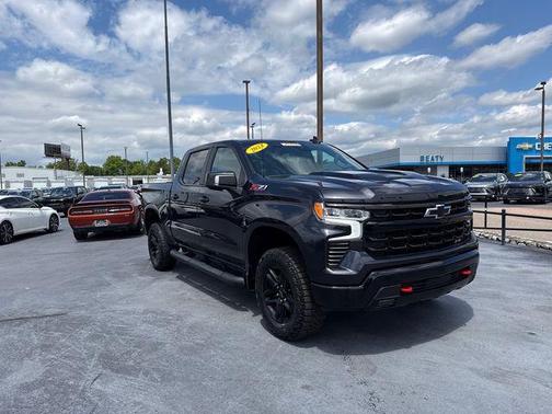 Dark Ash Metallic 2023 Chevrolet Silverado 1500 LT Trail Boss