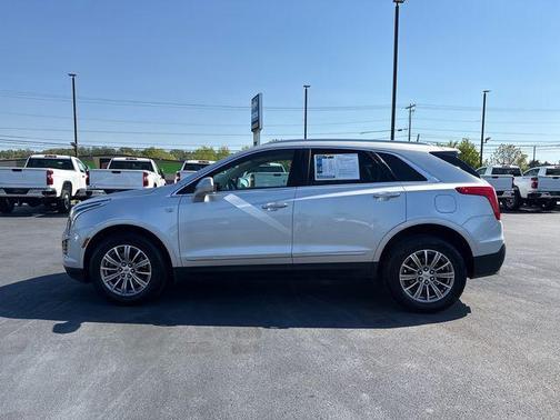 Radiant Silver Metallic 2017 Cadillac XT5 Luxury