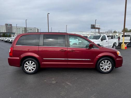 2013 Chrysler Town & Country Touring