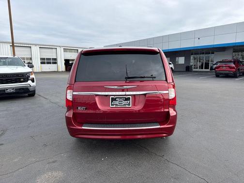 2013 Chrysler Town & Country Touring