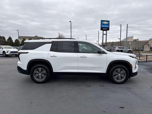 2025 Chevrolet Traverse LT