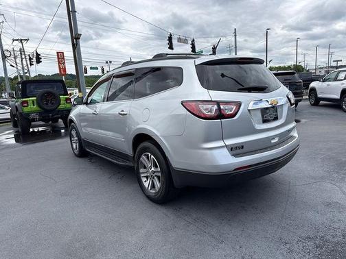 Silver Ice Metallic 2015 Chevrolet Traverse 2LT