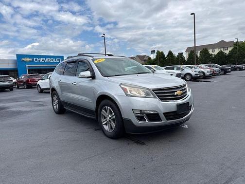 Silver Ice Metallic 2015 Chevrolet Traverse 2LT