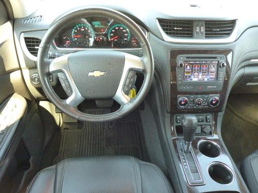 Silver Ice Metallic 2015 Chevrolet Traverse 2LT