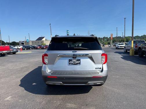 Iconic Silver Metallic 2021 Ford Explorer XLT