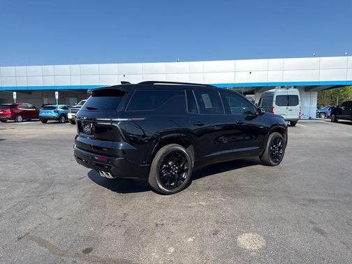 Mosaic Black Metallic 2024 Chevrolet Traverse RS