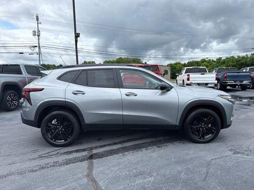 Sterling Gray Metallic 2025 Chevrolet Trax FWD ACTIV