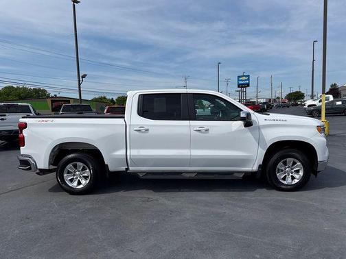 Summit White 2023 Chevrolet Silverado 1500 LT