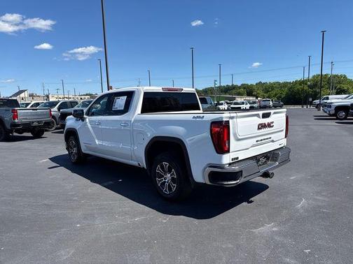 Summit White 2025 GMC Sierra 1500 SLT