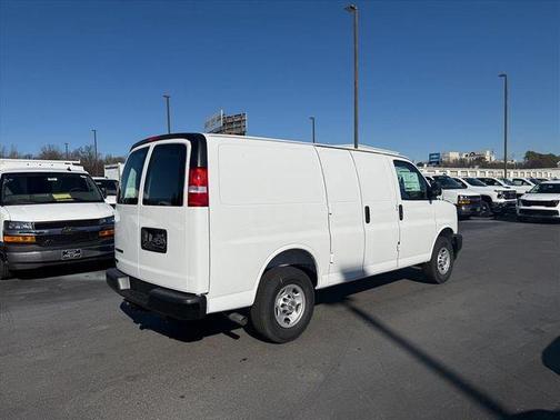 Summit White Gaz 2025 Chevrolet Express 2500 Work Van