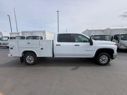 Summit White 2026 Chevrolet Silverado 2500 WT