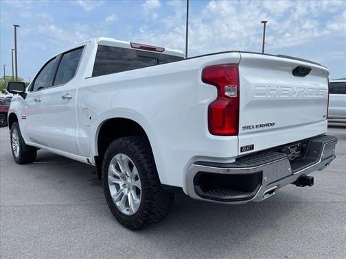 Summit White 2022 Chevrolet Silverado 1500 LTZ