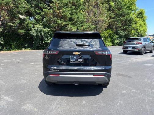 Mosaic Black Metallic 2026 Chevrolet Equinox 1LT