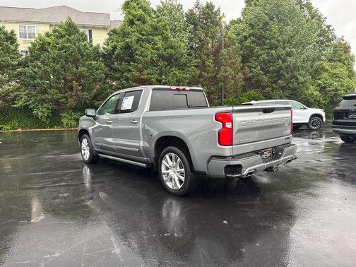 Sterling Gray Metallic 2024 Chevrolet Silverado 1500 High Country