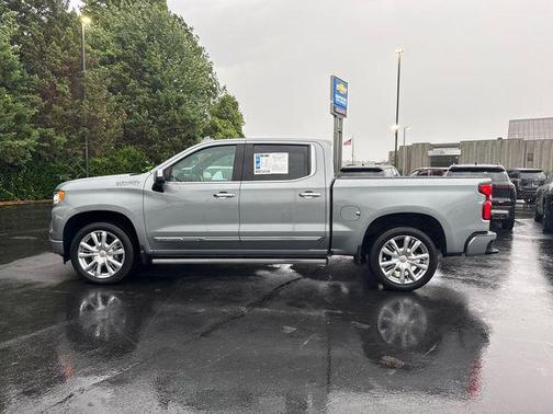 Sterling Gray Metallic 2024 Chevrolet Silverado 1500 High Country